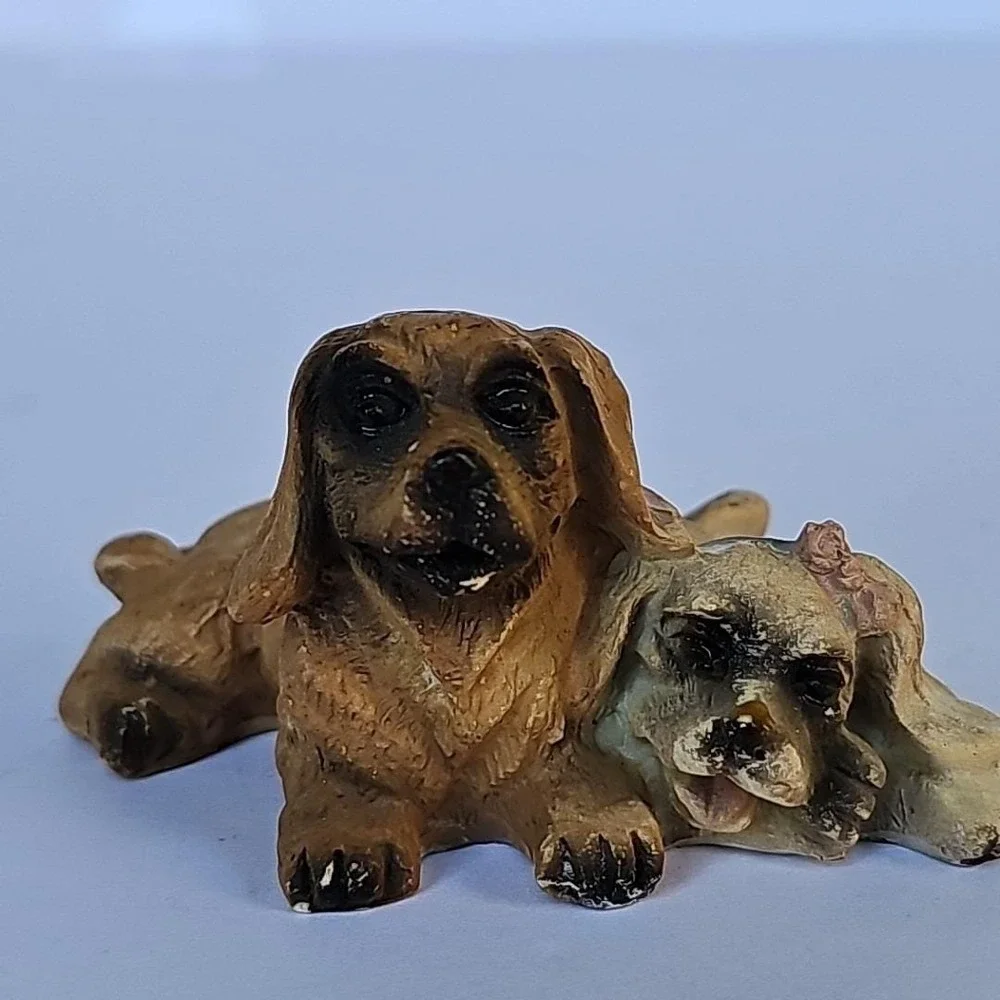 Vintage Mini Dachshund Cocker Spaniel Puppy Resin Dog Figurine Laying Down 1629
